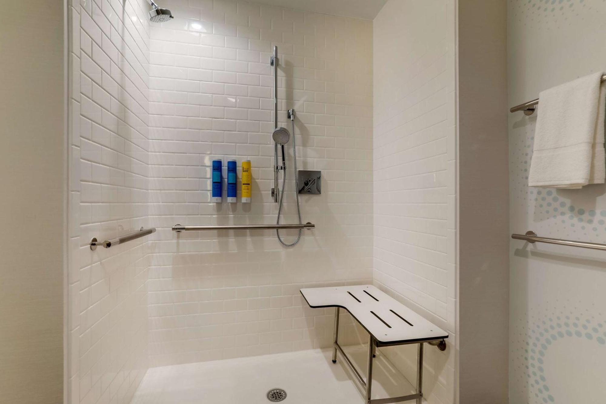 Tru By Hilton Leland Wilmington Hotell Exteriör bild