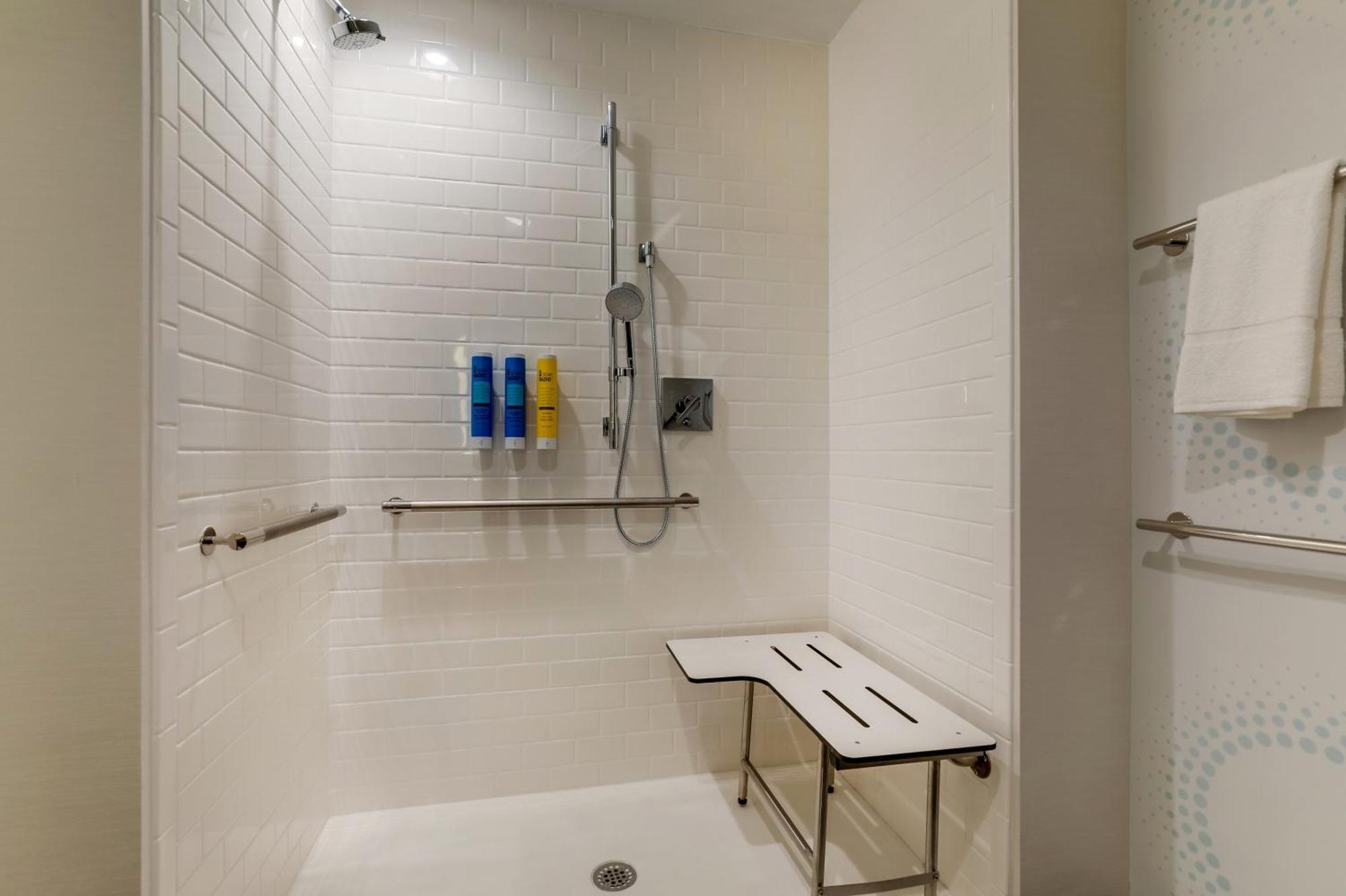 Tru By Hilton Leland Wilmington Hotell Exteriör bild